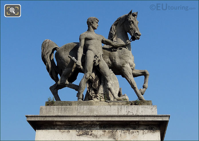 Roman Warrior statue at Pont d'Iena