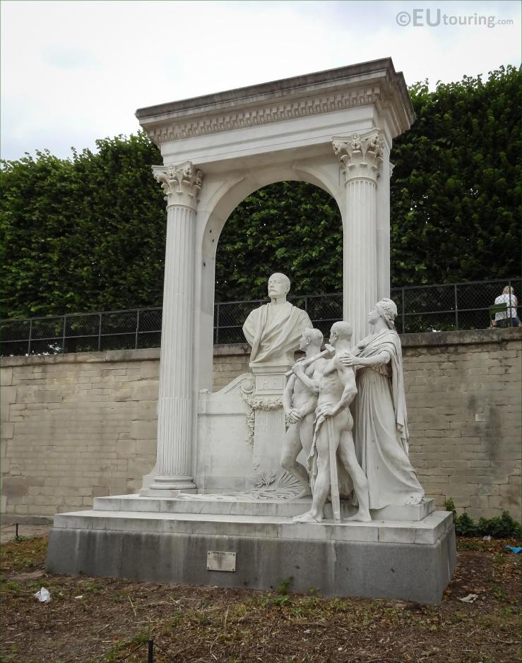 statues_in_paris_b15_DSC05191 s.jpg